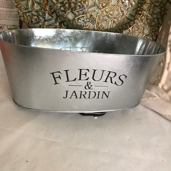 Galvanized Farmhouse Oval Flower Pot - Picture 3 of 4